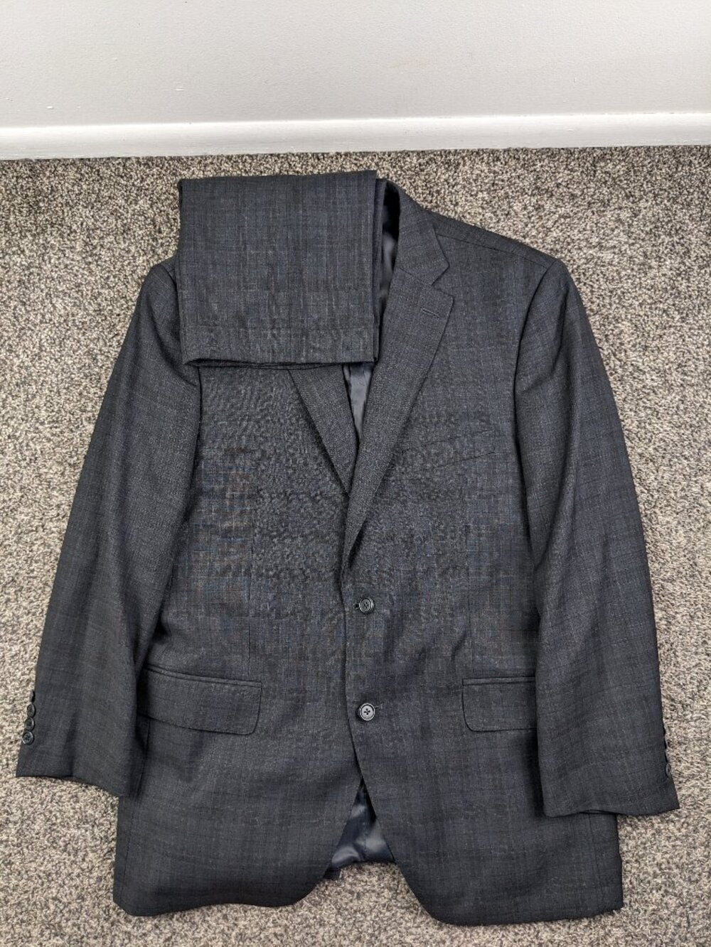 Peter Millar 42R 2 PC Suit 100% Wool Plaid Gray Dual Vented 36x30 Pants